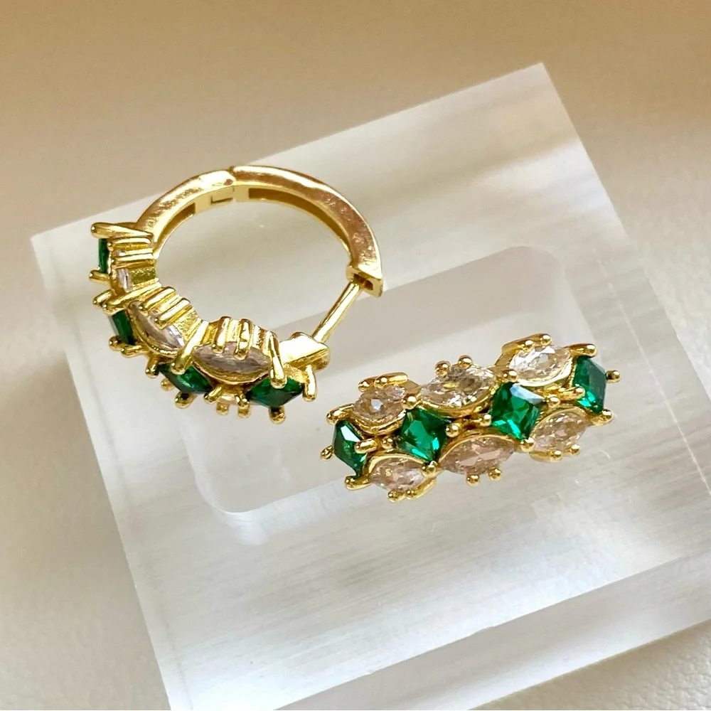 N/A elegant gold